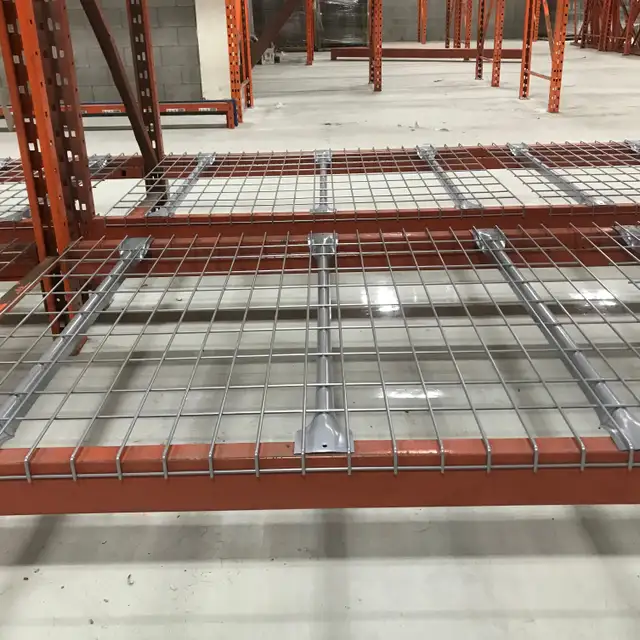 Wire mesh decking for pallet racking - Photo 4