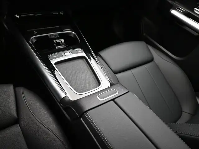 2026 Mercedes-Benz GLA 250 4MATIC NAVIGATION, SUNROOF, APPLE CAR - Photo 11