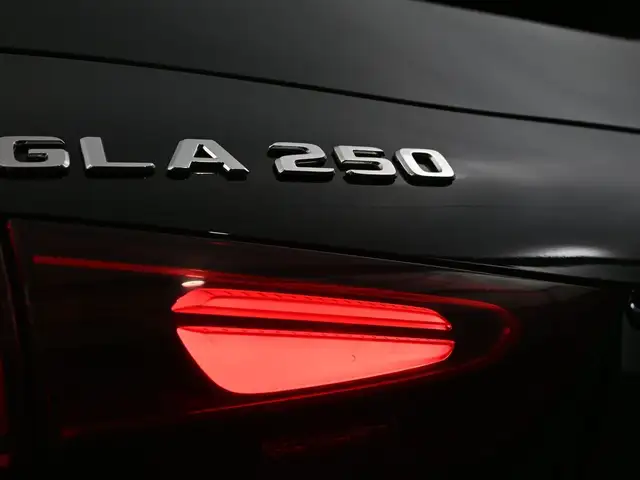 2026 Mercedes-Benz GLA 250 4MATIC NAVIGATION, SUNROOF, APPLE CAR - Photo 20