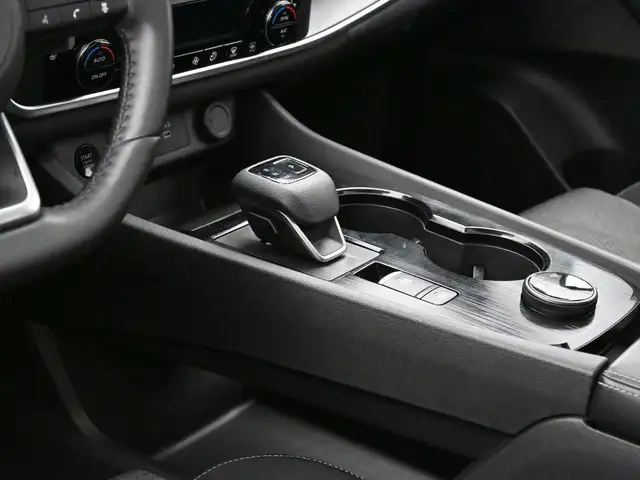 2024 Nissan Rogue HEATED SEATS, HEATED STEERING WHEEL, APPLE CAR - Photo 8