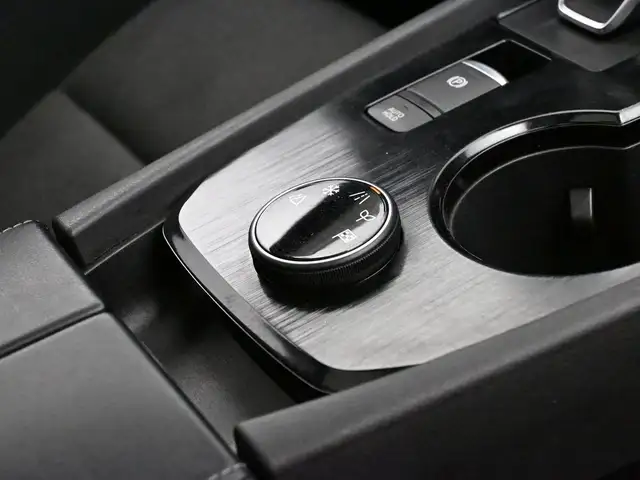 2024 Nissan Rogue HEATED SEATS, HEATED STEERING WHEEL, APPLE CAR - Photo 30