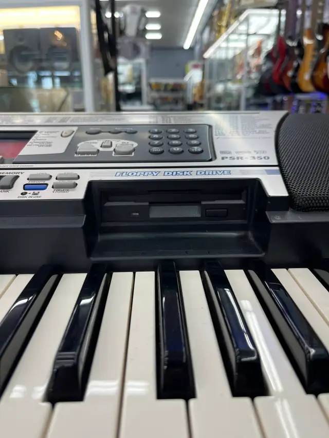 Yamaha PSR-350 Keyboard - Photo 4