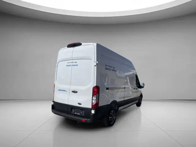 Ford E-Transit Base 2023 - Photo 2