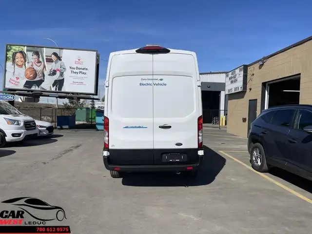 Ford E-Transit Base 2023 - Photo 3