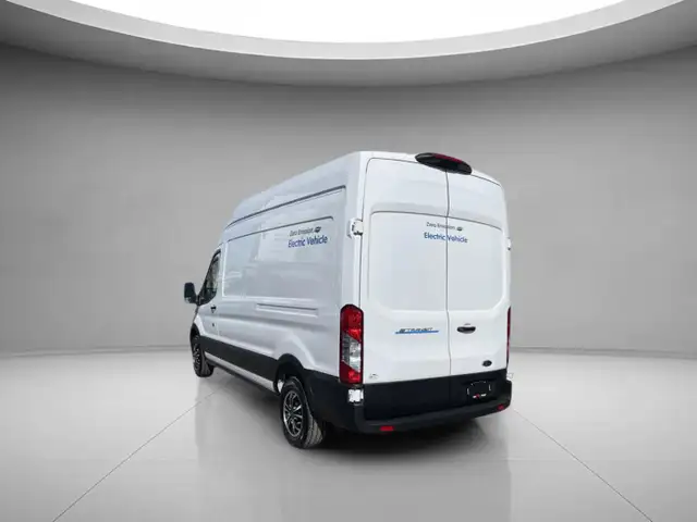 Ford E-Transit Base 2023 - Photo 4