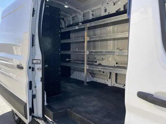 Ford E-Transit Base 2023 - Photo 10