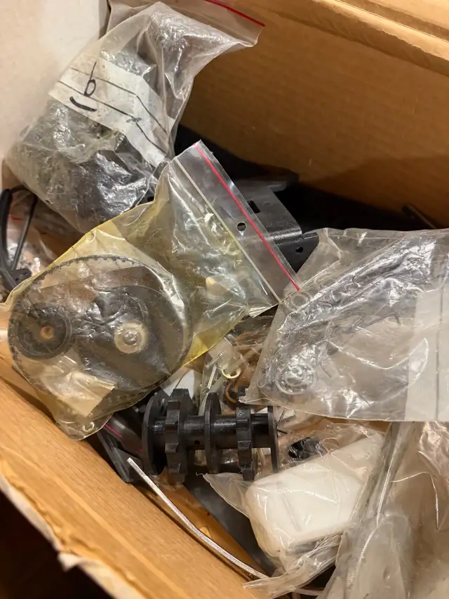 Vintage Snowmobile Radio Control  Atomic Plastic Model Kit 1981 - Photo 9