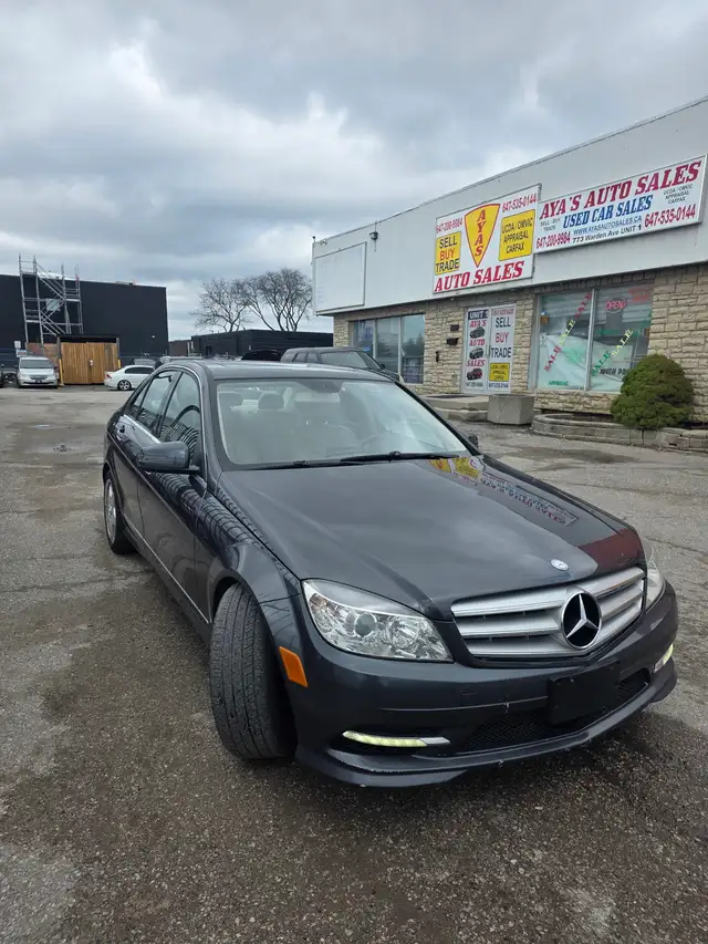 2011 Mercedes-Benz C-Class C250 - Photo 2