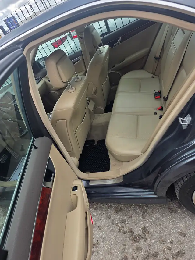 2011 Mercedes-Benz C-Class C250 - Photo 6