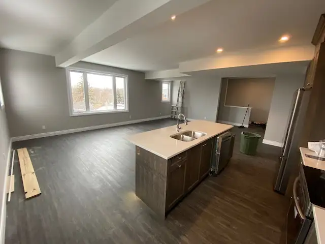 65 Gardiner St - Unit 2, 4 bed, 4 bath STUDENT RENTAL  - Unit 2 - Photo 4