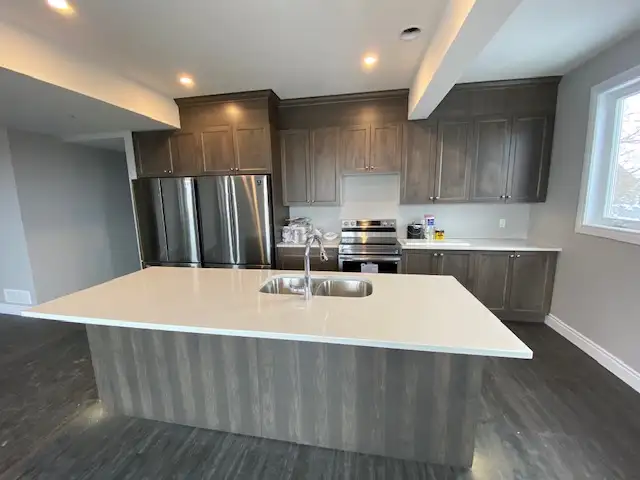 65 Gardiner St - Unit 2, 4 bed, 4 bath STUDENT RENTAL  - Unit 2 - Photo 5