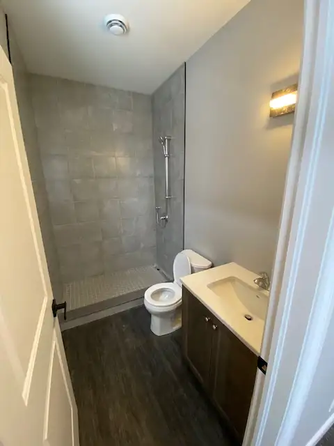 65 Gardiner St - Unit 2, 4 bed, 4 bath STUDENT RENTAL  - Unit 2 - Photo 18