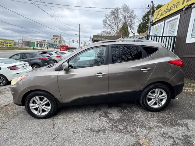 2011 Hyundai Tucson GLS w/HEAT.SEATS/B.TOOTH/ALLOY.RIMS 416-894- - Photo 2