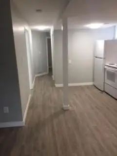 587 Gavin Court - Lower - 2 bed, 1 bath ALL INCLUSIVE - Lower Ap - Photo 4