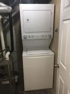 587 Gavin Court - Lower - 2 bed, 1 bath ALL INCLUSIVE - Lower Ap - Photo 9