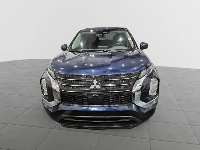 2023 Mitsubishi Outlander Plug-In Hybrid ES ES | 7 Passenger... - Photo 2