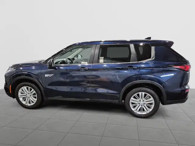 2023 Mitsubishi Outlander Plug-In Hybrid ES ES | 7 Passenger... - Photo 3