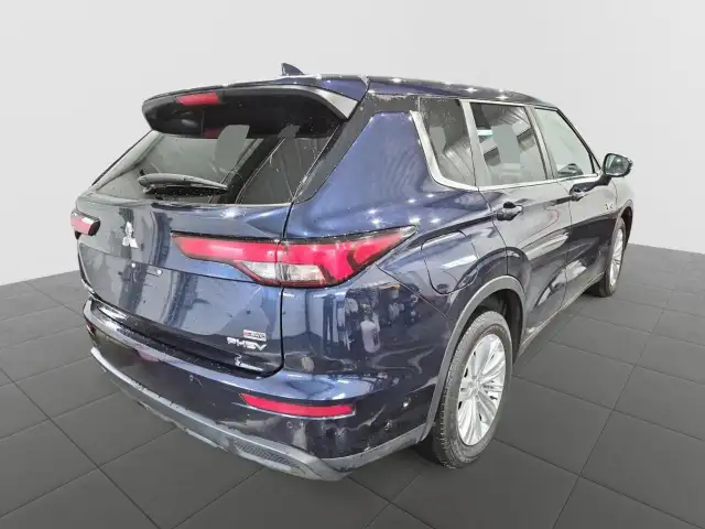 2023 Mitsubishi Outlander Plug-In Hybrid ES ES | 7 Passenger... - Photo 7