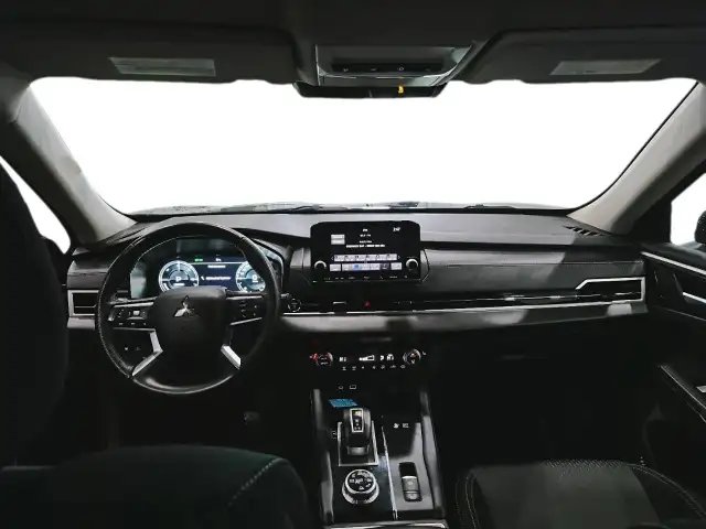 2023 Mitsubishi Outlander Plug-In Hybrid ES ES | 7 Passenger... - Photo 13