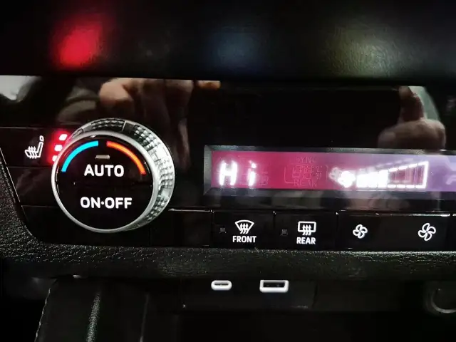 2023 Mitsubishi Outlander Plug-In Hybrid ES ES | 7 Passenger... - Photo 27