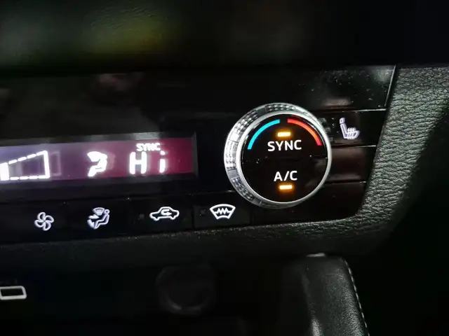 2023 Mitsubishi Outlander Plug-In Hybrid ES ES | 7 Passenger... - Photo 28