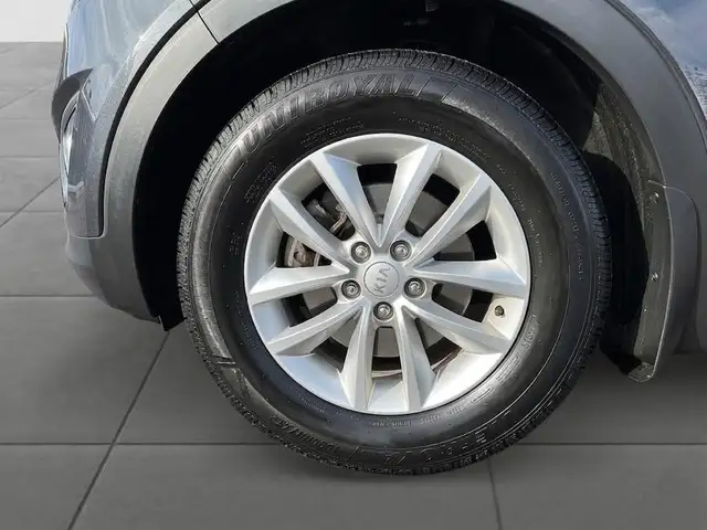 2017 Kia Sorento 2.0L LX Turbo 2.0L LX Turbo | Heated Seats - Photo 8