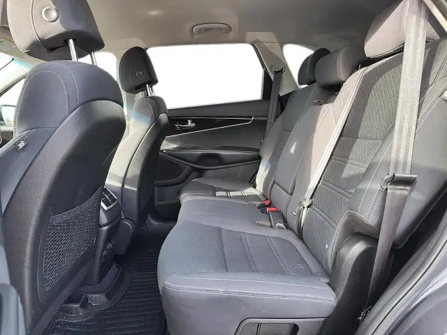 2017 Kia Sorento 2.0L LX Turbo 2.0L LX Turbo | Heated Seats - Photo 10