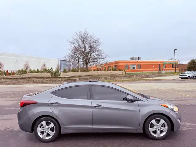 2013 Hyundai Elantra GT 4dr Sedan Auto, FWD, 1.8L 4cyl, - Photo 8