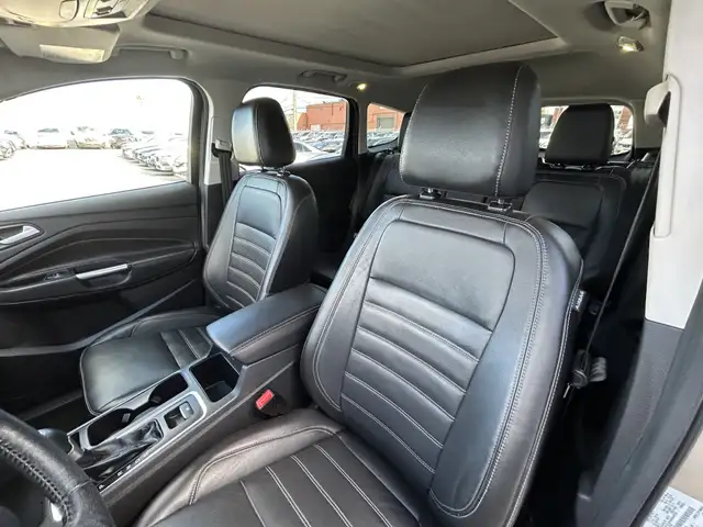 2017 Ford Escape TITANIUM ECOBOOST AWD/NAVIGATION/B-CAM/PANO ROO - Photo 38