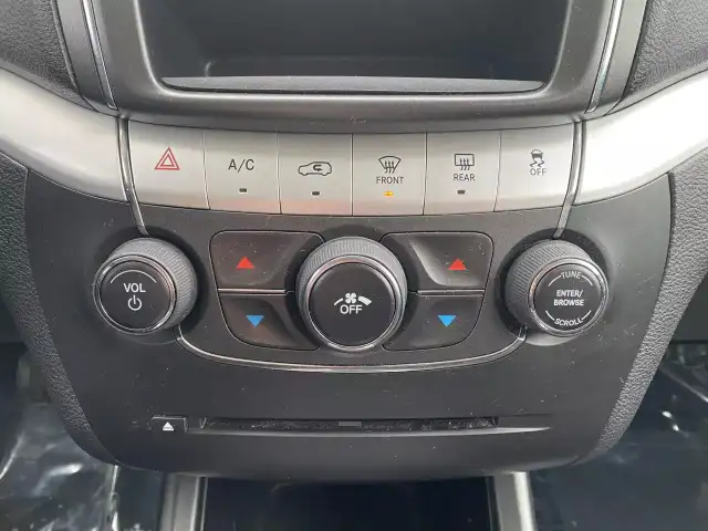 2012 DODGE Journey SE - Photo 12