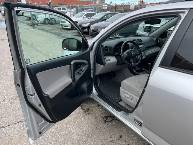 2011 Toyota RAV4 Limited - Photo 9