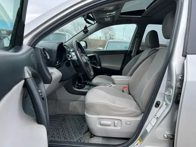 2011 Toyota RAV4 Limited - Photo 10