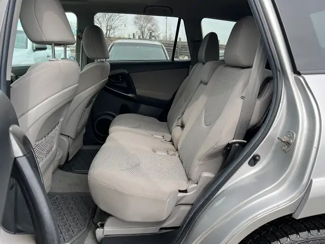 2011 Toyota RAV4 Limited - Photo 16