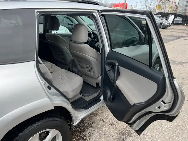 2011 Toyota RAV4 Limited - Photo 20