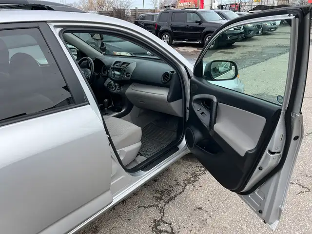 2011 Toyota RAV4 Limited - Photo 22