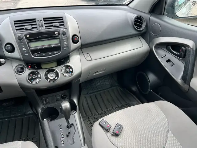 2011 Toyota RAV4 Limited - Photo 26