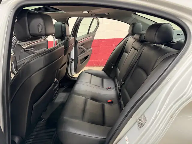 2013 BMW 5-Series 528i xDrive - BLUETOOTH - BACKUP CAMERA - SIDE - Photo 11