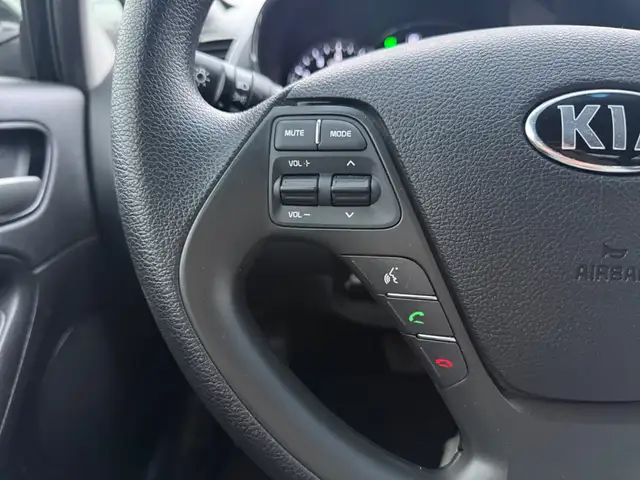 2018 Kia Forte LX  | CLEAN CARFAX | BACK-UP CAM | BLUETOOTH | AP - Photo 16