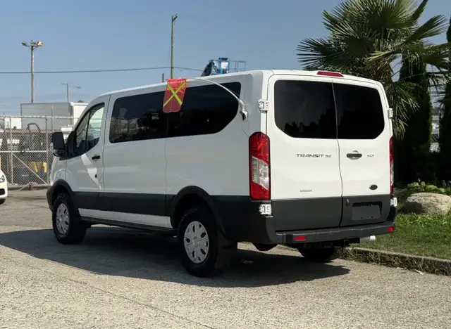 2017 Ford Transit 150 XLT 4X4 8 Passenger Cargo Van - Photo 5