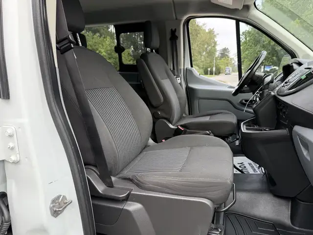 2017 Ford Transit 150 XLT 4X4 8 Passenger Cargo Van - Photo 9