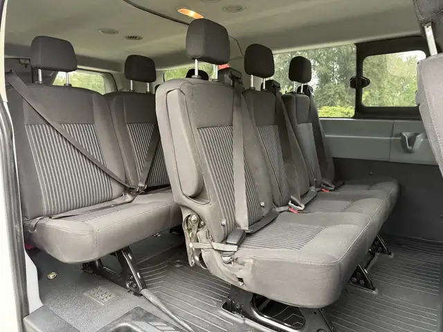 2017 Ford Transit 150 XLT 4X4 8 Passenger Cargo Van - Photo 12