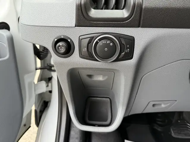 2017 Ford Transit 150 XLT 4X4 8 Passenger Cargo Van - Photo 28