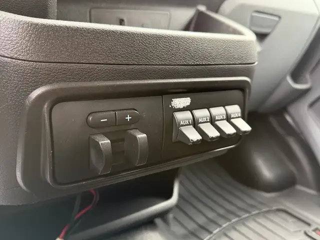 2017 Ford Transit 150 XLT 4X4 8 Passenger Cargo Van - Photo 35