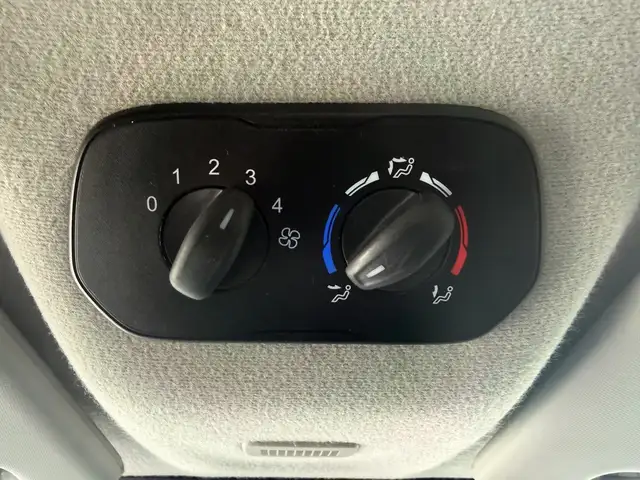 2017 Ford Transit 150 XLT 4X4 8 Passenger Cargo Van - Photo 38