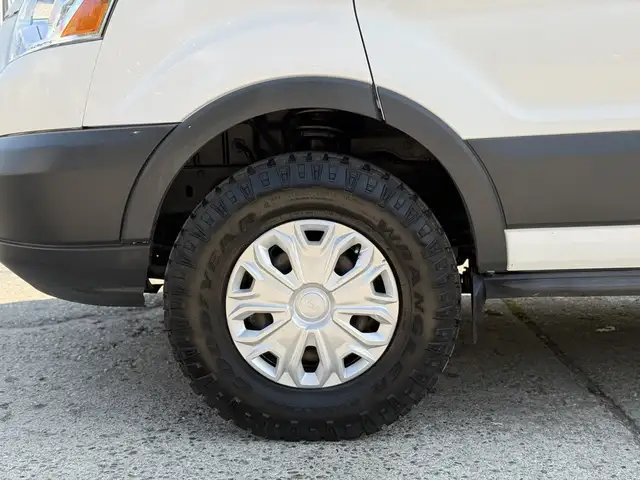 2017 Ford Transit 150 XLT 4X4 8 Passenger Cargo Van - Photo 45