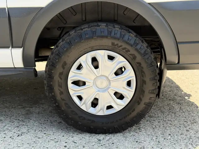 2017 Ford Transit 150 XLT 4X4 8 Passenger Cargo Van - Photo 51