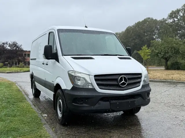2016 Mercedes-Benz Sprinter 2500 Cargo Van - Photo 2