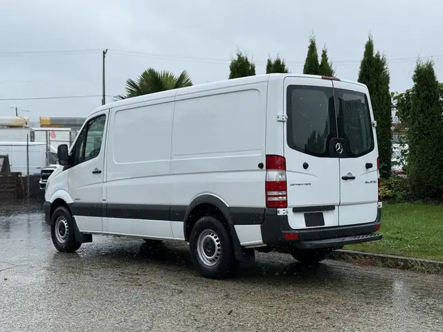 2016 Mercedes-Benz Sprinter 2500 Cargo Van - Photo 6