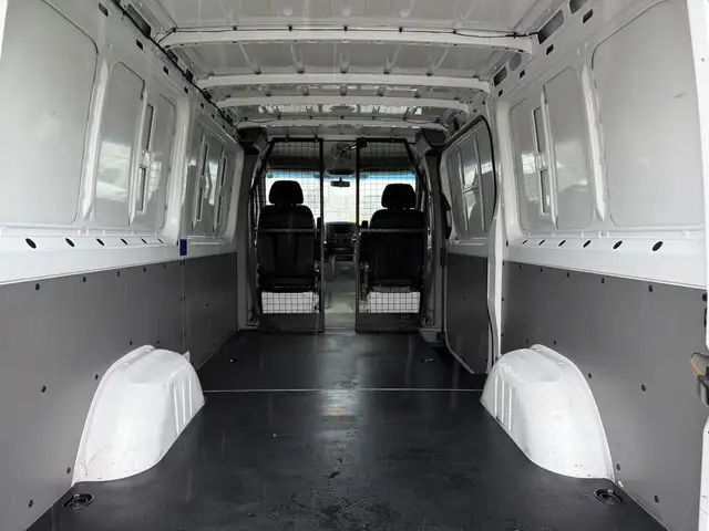 2016 Mercedes-Benz Sprinter 2500 Cargo Van - Photo 15