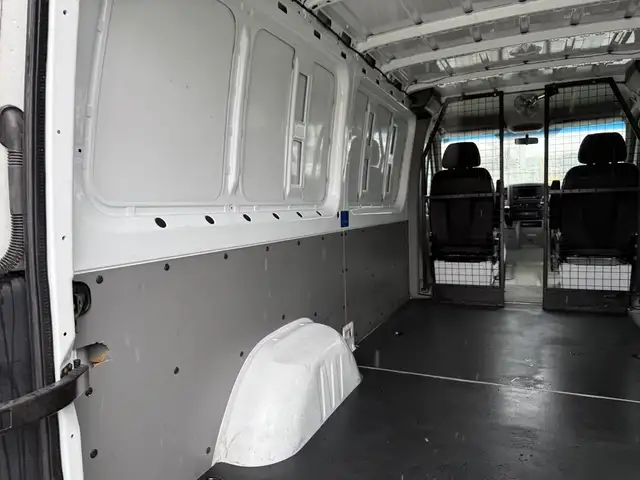 2016 Mercedes-Benz Sprinter 2500 Cargo Van - Photo 16